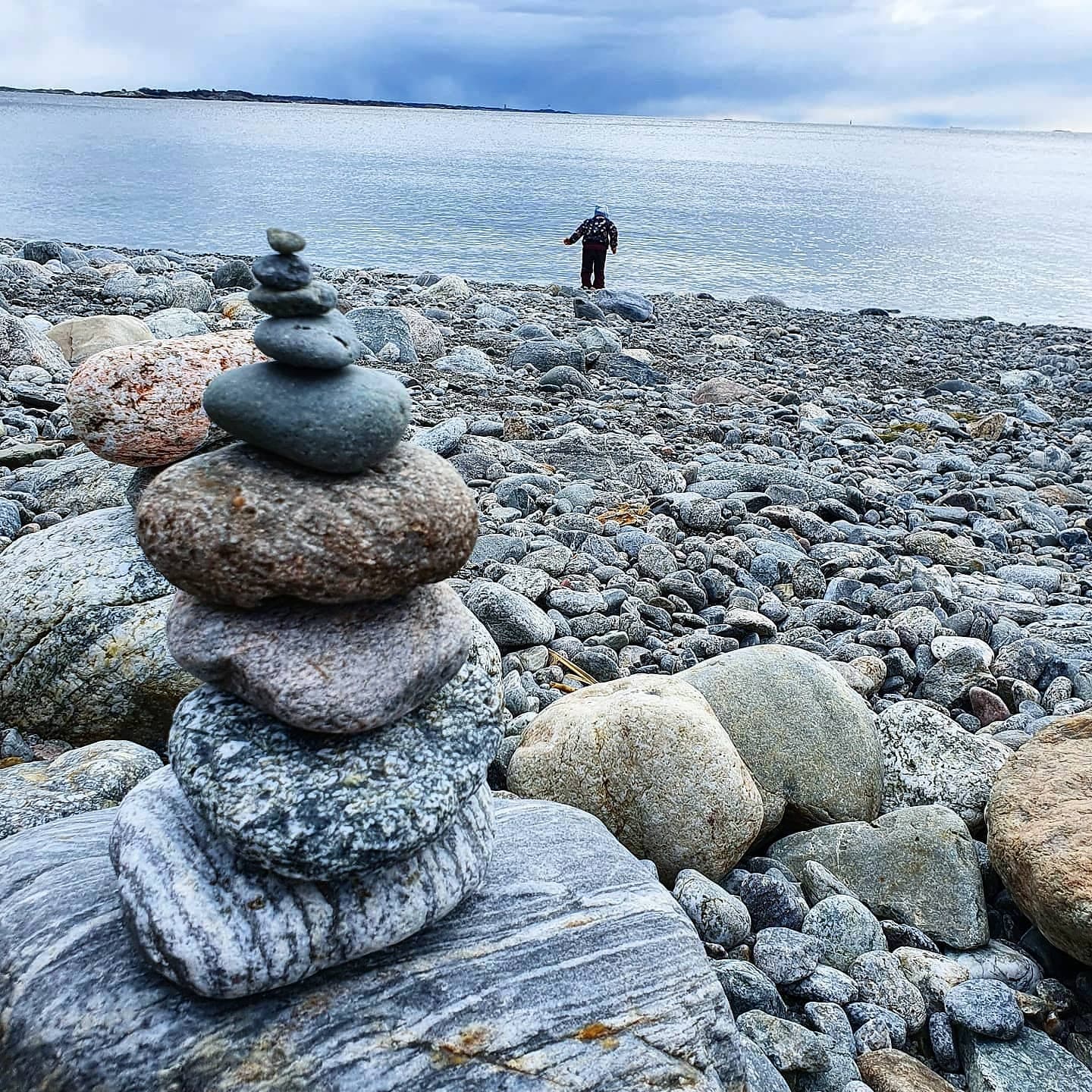 Den ambivalenta stenen på Torö stenstrand